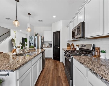 14813 Mainstay Way - Photo Thumbnail 4