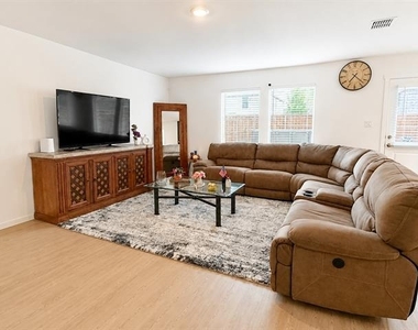 241 Adelina Drive - Photo Thumbnail 4