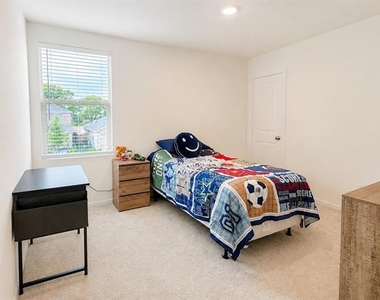 241 Adelina Drive - Photo Thumbnail 13