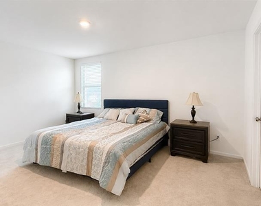 241 Adelina Drive - Photo Thumbnail 10
