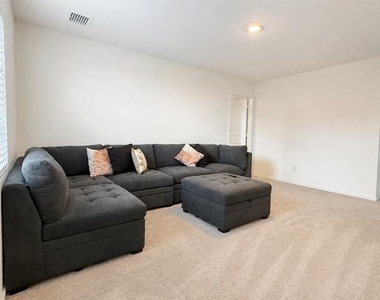 241 Adelina Drive - Photo Thumbnail 9