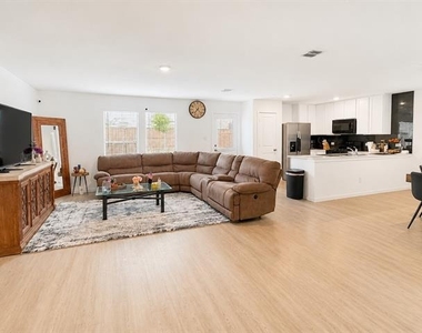 241 Adelina Drive - Photo Thumbnail 3