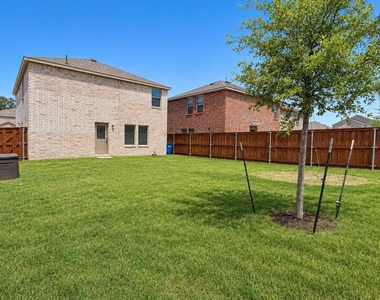 241 Adelina Drive - Photo Thumbnail 16