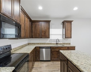 4805 Pickett - Photo Thumbnail 7