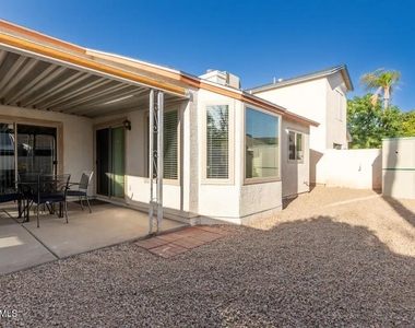 8759 W Grovers Avenue - Photo Thumbnail 23