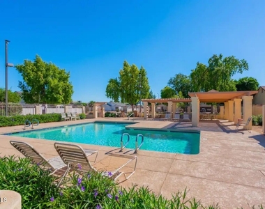 8759 W Grovers Avenue - Photo Thumbnail 25