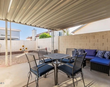 8759 W Grovers Avenue - Photo Thumbnail 22