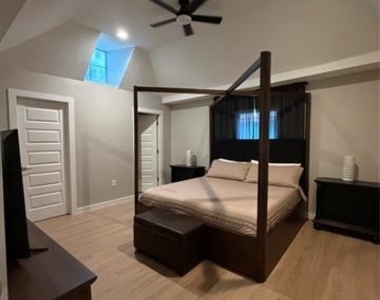 1406 Mentor Avenue - Photo Thumbnail 10