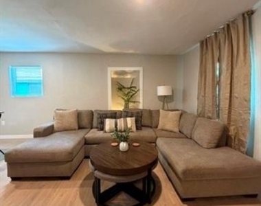 1406 Mentor Avenue - Photo Thumbnail 3