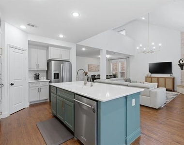 1425 5th Street - Photo Thumbnail 12