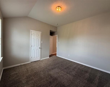 1117 Acacia Drive - Photo Thumbnail 17
