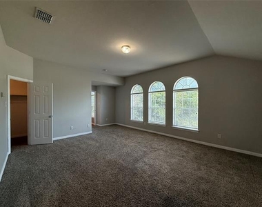 1117 Acacia Drive - Photo Thumbnail 13