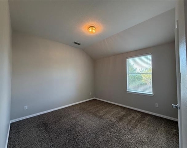 1117 Acacia Drive - Photo Thumbnail 16
