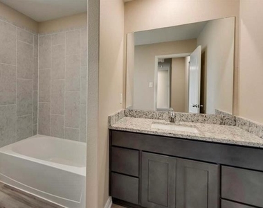 312 Golden Sands Lane - Photo Thumbnail 9