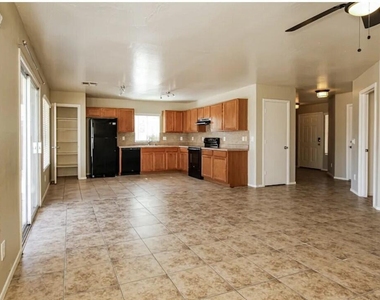 11976 W Granada Road - Photo Thumbnail 2