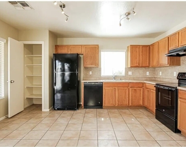 11976 W Granada Road - Photo Thumbnail 3