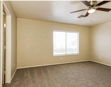 11976 W Granada Road - Photo Thumbnail 4