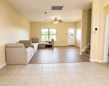 5945 Obsidian Creek Drive - Photo Thumbnail 4