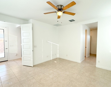 11682 N 188th Drive - Photo Thumbnail 9