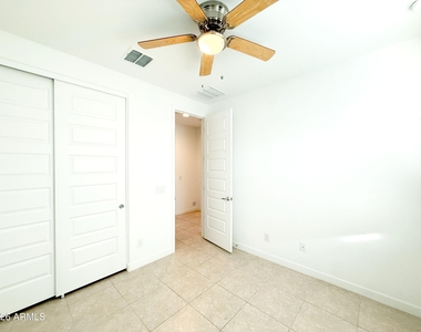 11682 N 188th Drive - Photo Thumbnail 14