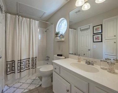 4106 Newton Avenue - Photo Thumbnail 7