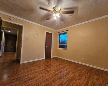 237 N Murphy - Photo Thumbnail 11
