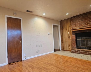 237 N Murphy - Photo Thumbnail 5