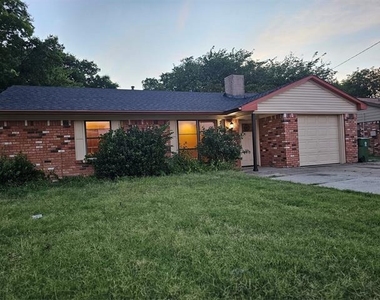237 N Murphy - Photo Thumbnail 2
