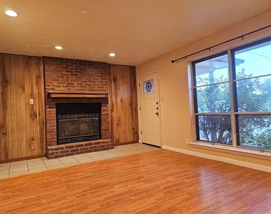 237 N Murphy - Photo Thumbnail 3