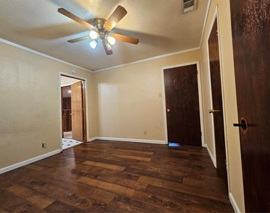 237 N Murphy - Photo Thumbnail 15