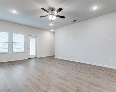 240 Kistler Drive - Photo Thumbnail 6