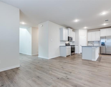 240 Kistler Drive - Photo Thumbnail 4