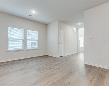 240 Kistler Drive - Photo Thumbnail 2