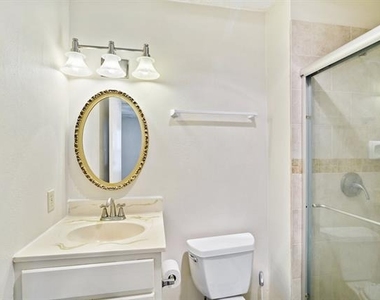 3013 Queens Way - Photo Thumbnail 15
