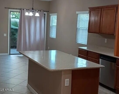 16013 N 21st Lane - Photo Thumbnail 6