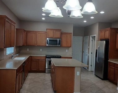 16013 N 21st Lane - Photo Thumbnail 4