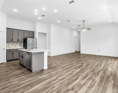 4213 Petunia Way - Photo Thumbnail 8