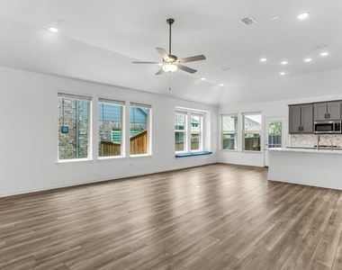 4213 Petunia Way - Photo Thumbnail 14