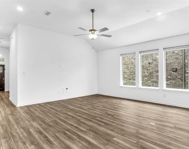 4213 Petunia Way - Photo Thumbnail 15