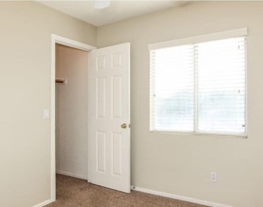 12816 N 122nd Drive - Photo Thumbnail 11