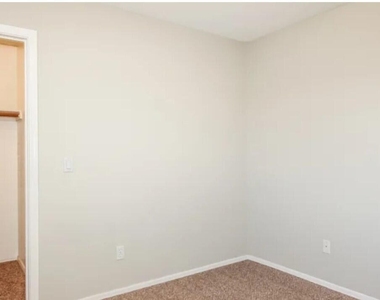 12816 N 122nd Drive - Photo Thumbnail 13
