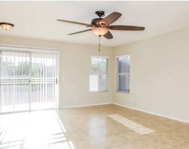 12816 N 122nd Drive - Photo Thumbnail 5