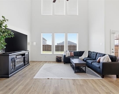 5613 Breezy Drive - Photo Thumbnail 5