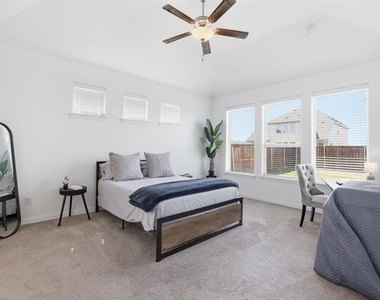 5613 Breezy Drive - Photo Thumbnail 6