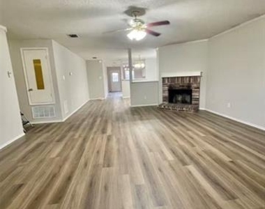 2321 Avalon Creek Way - Photo Thumbnail 5