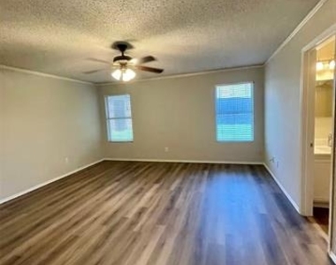 2321 Avalon Creek Way - Photo Thumbnail 11