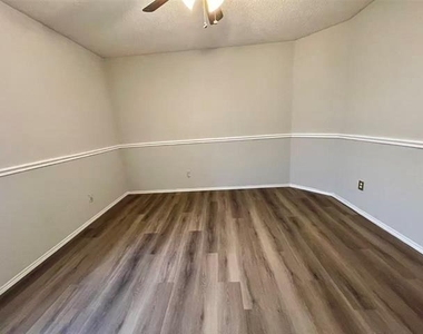 2321 Avalon Creek Way - Photo Thumbnail 10