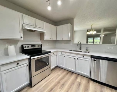 2321 Avalon Creek Way - Photo Thumbnail 3