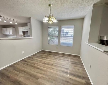 2321 Avalon Creek Way - Photo Thumbnail 4