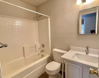 2321 Avalon Creek Way - Photo Thumbnail 17